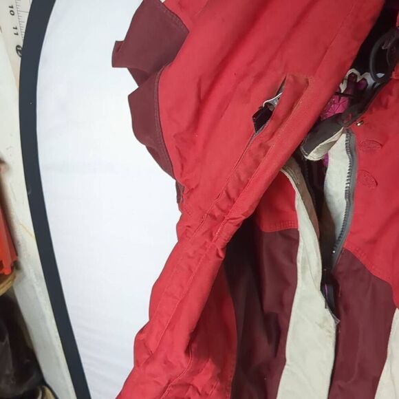 Volcom Nimbus Red Cream Colorblock Ski Snowboard Coat Riding M Medium - Picture 3 of 10